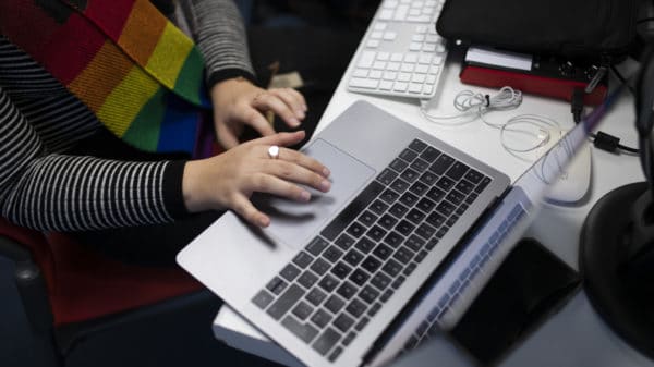 bimm-london-classroom-mmmc-laptop